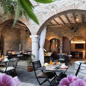  Affittacamere Suites&atelier Italia